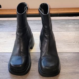 Steve Madden Black Leather Arrow Platform Boots